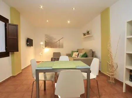 Inside Casa De La Alberca Apartment Granada